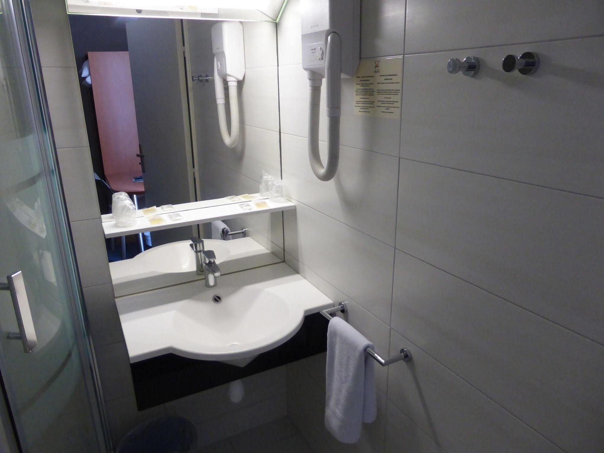 Hotel & Restaurant Heliotel Montferrier-sur-Lez ภายนอก รูปภาพ